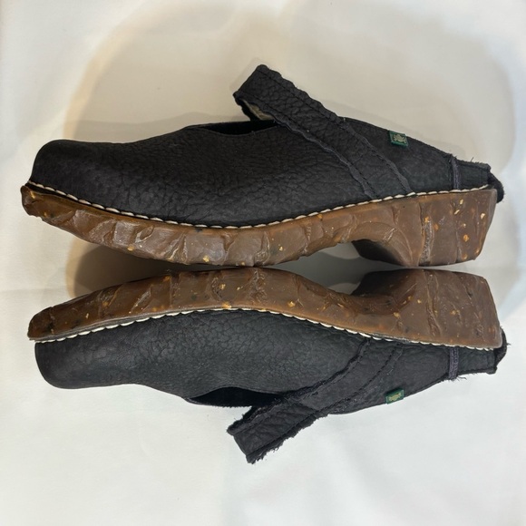 EL NATURALISTA Sz 38 Clogs Slip On Matte Leather Round Toe Rubber Sole Shoes - Picture 3 of 8